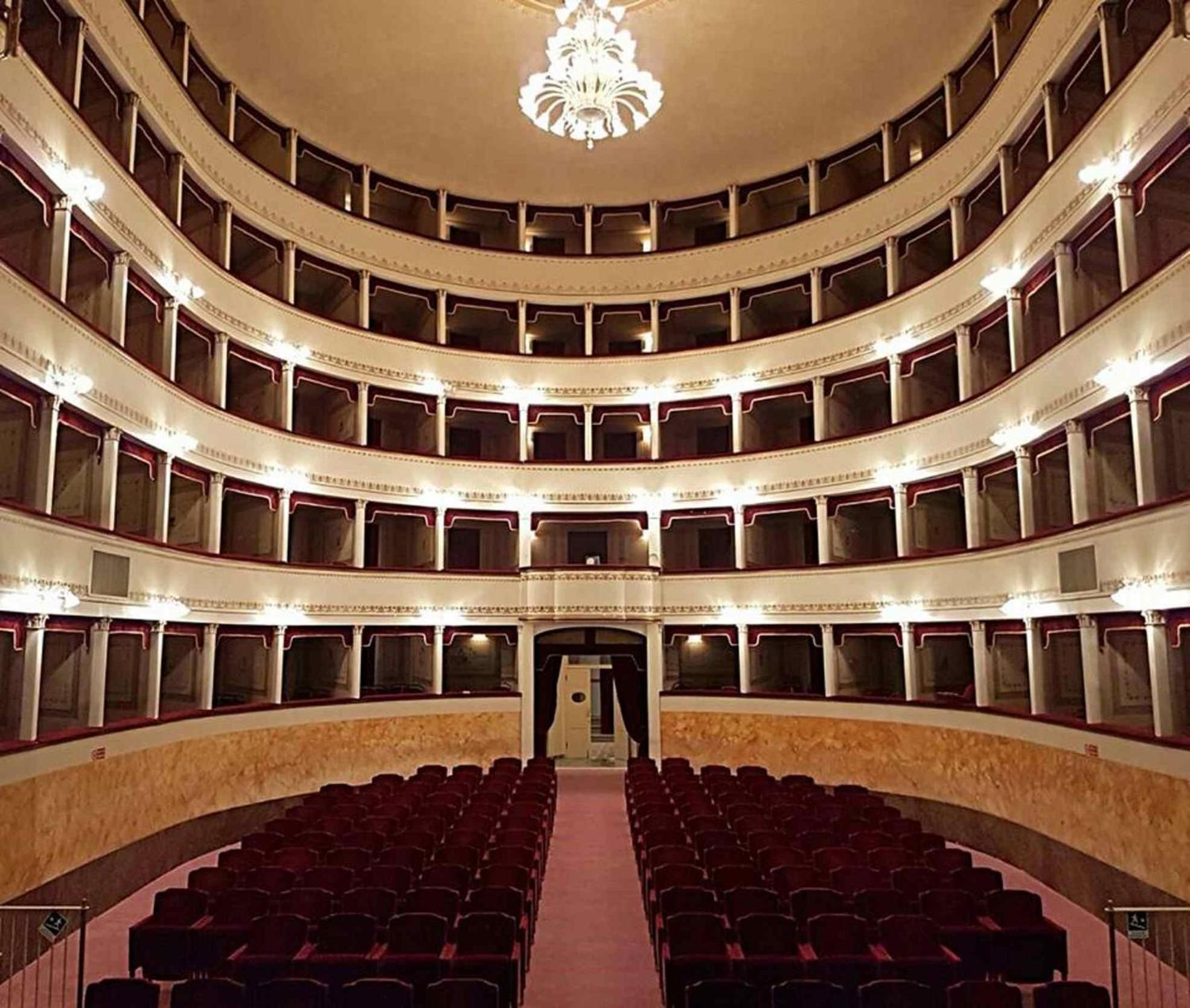 Апартаменты Mansarda Пеша Экстерьер фото